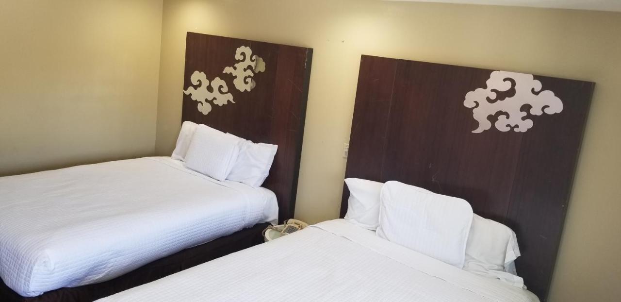 Motel Century 2*
