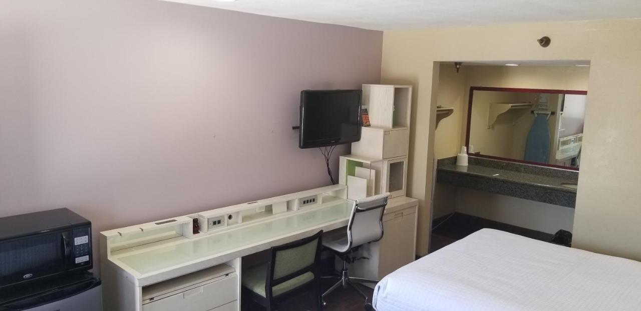 Century 2* Buena Park